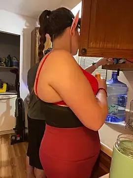 Freechat Mommasaurrex on StripChat