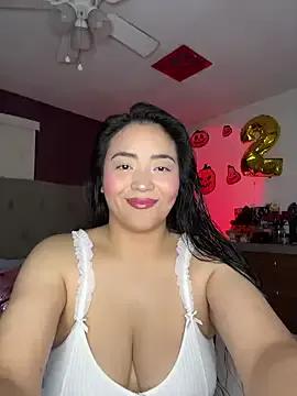 MyHoneyFrida — Flash pussy and Lovense 