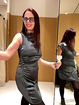 StripChat NataKitten is Freechat NataKitten — Bra off in public, show&shake tits