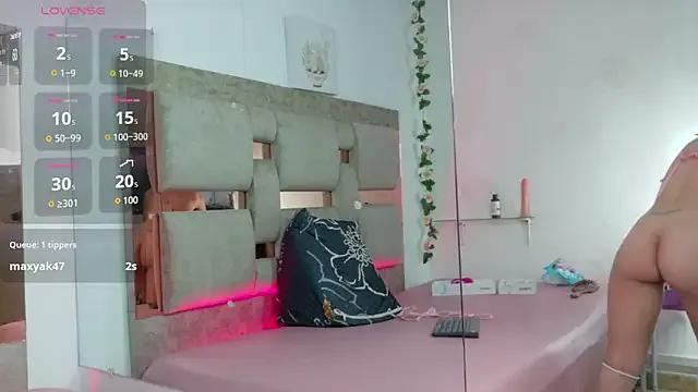 Freechat Natasha-Adams on StripChat