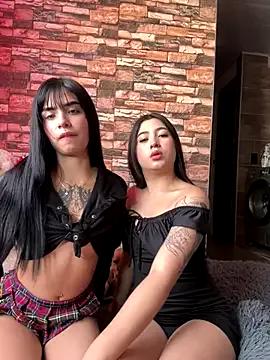 nicky_and_isabella — Lick feet