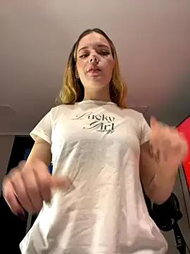 Freechat NicoleCut on StripChat