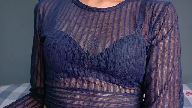 Freechat ParisFox_ on StripChat