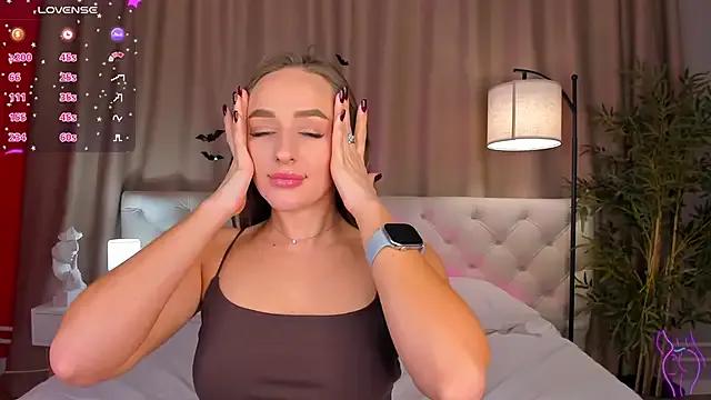 passi_lover — Topless + vibe my nipples