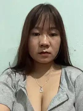 Freechat qinejr37 on StripChat