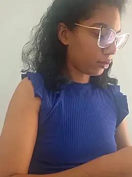 RavenShyfit — brincar com o cuzinho