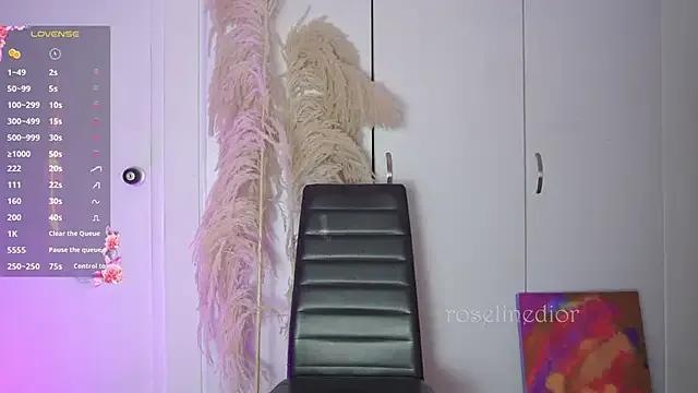 StripChat roselinedior is Freechat roselinedior — big oean to yellow squirt