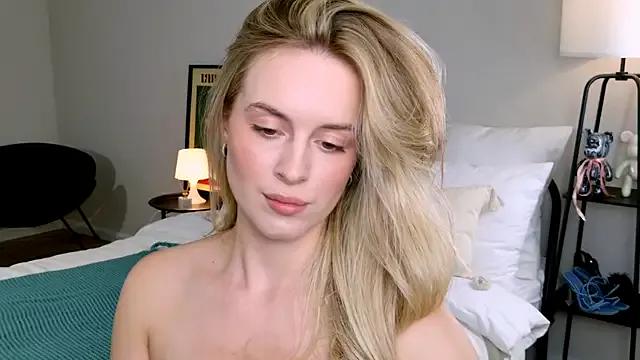 Freechat RozzitaBedberry on StripChat