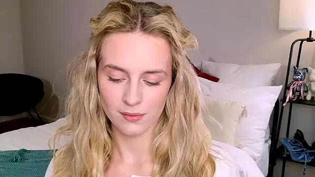 Freechat RozzitaBedberry on StripChat