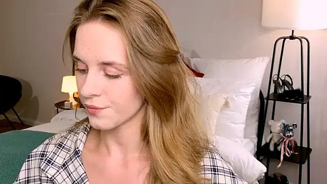 Freechat RozzitaBedberry on StripChat