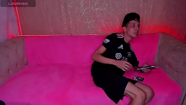 Freechat Shyfantasies on StripChat