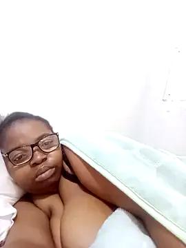 ShySexyBaddiexx on StripChat 