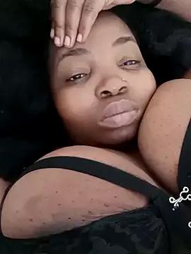 ShySexyBaddiexx on StripChat 