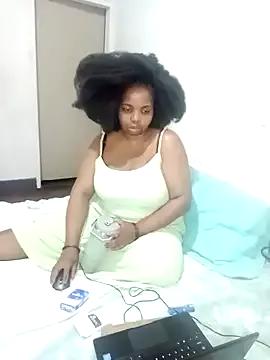 ShySexyBaddiexx on StripChat 