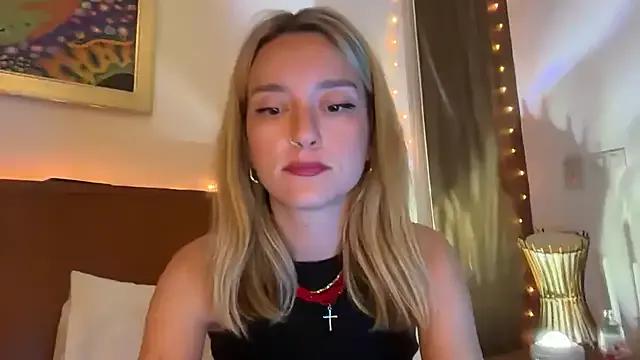 StripChat SirenaBelle is Freechat SirenaBelle — Pleasure goes both ways