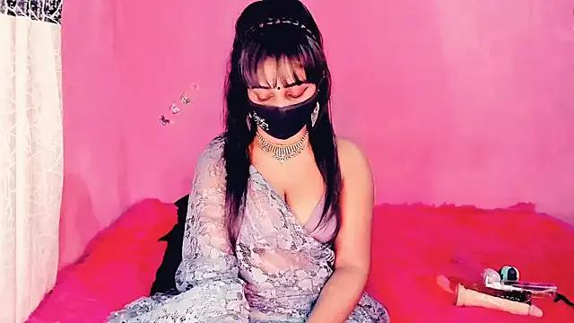 Freechat Sweetie_Fox_XXX on StripChat