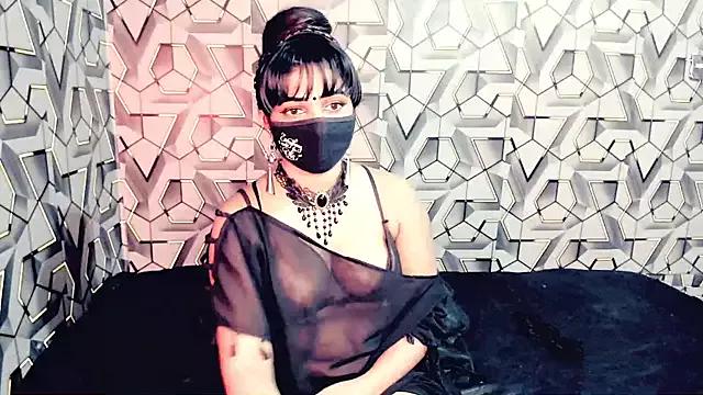 Freechat Sweetie_Fox_XXX on StripChat