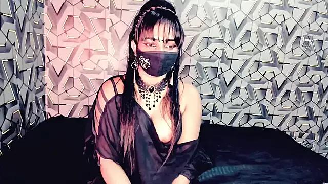 Freechat Sweetie_Fox_XXX on StripChat