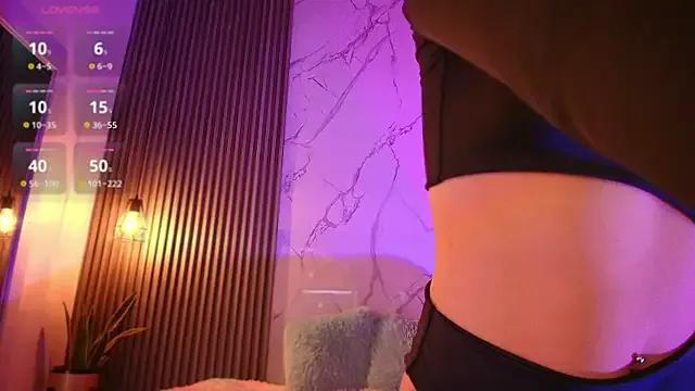 Freechat tiffany_johnson11 on StripChat