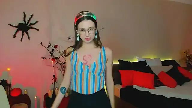 Freechat YourLovellyStory on StripChat